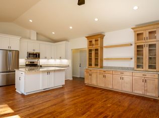 1256 County Road B W #1256, Saint Paul, MN 55113