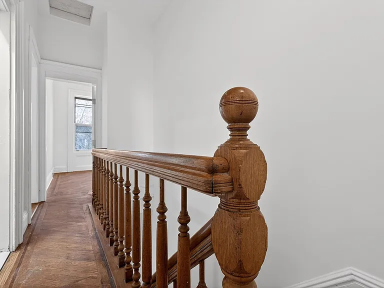 701 Bergen Ave — Photo 12