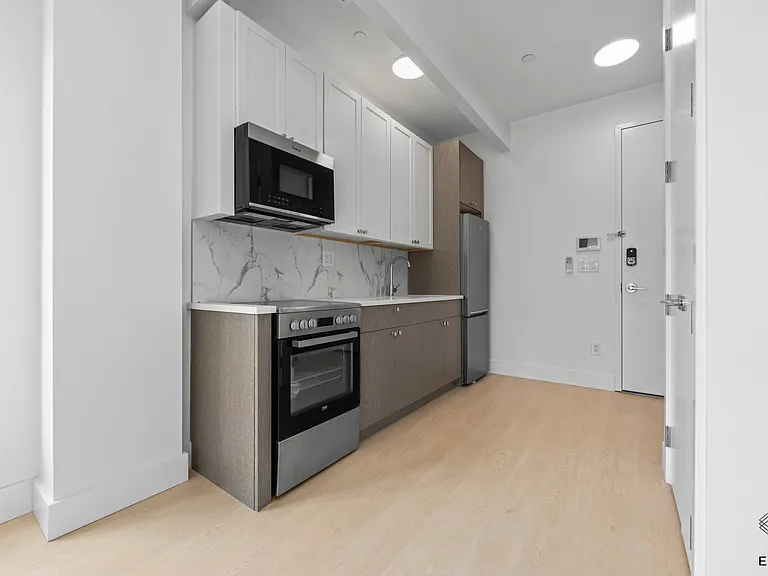 833 Maple St #4D — Photo 5