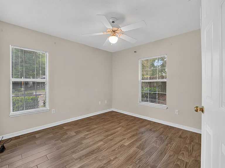 8038 SW 67th Rd — Photo 34