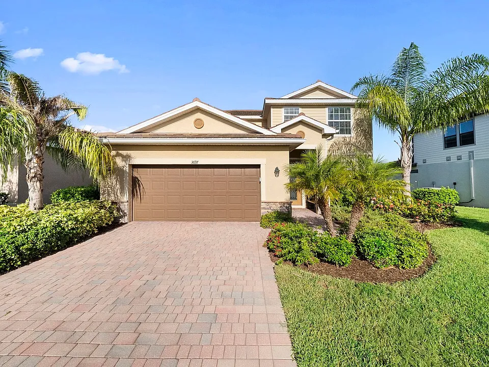 3697 E Hampton Cir