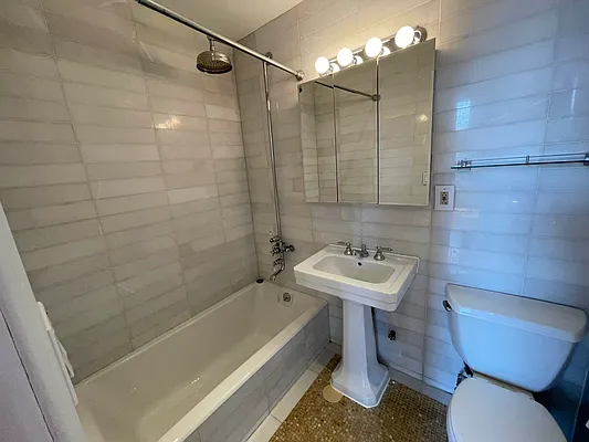 Rented by REAL New York | media 31