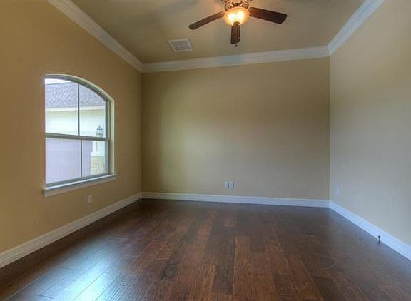 4th image of 224 Summer Wood Ct