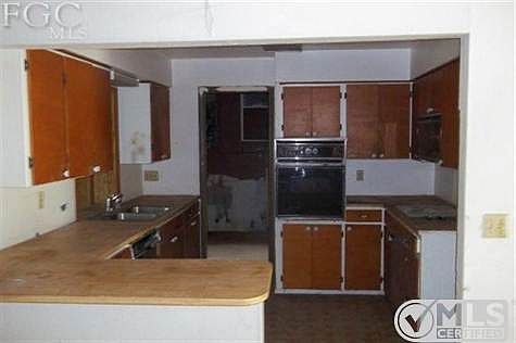 4th image of 5642 6th Ave
