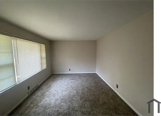 8253 Frost Ave — Photo 5