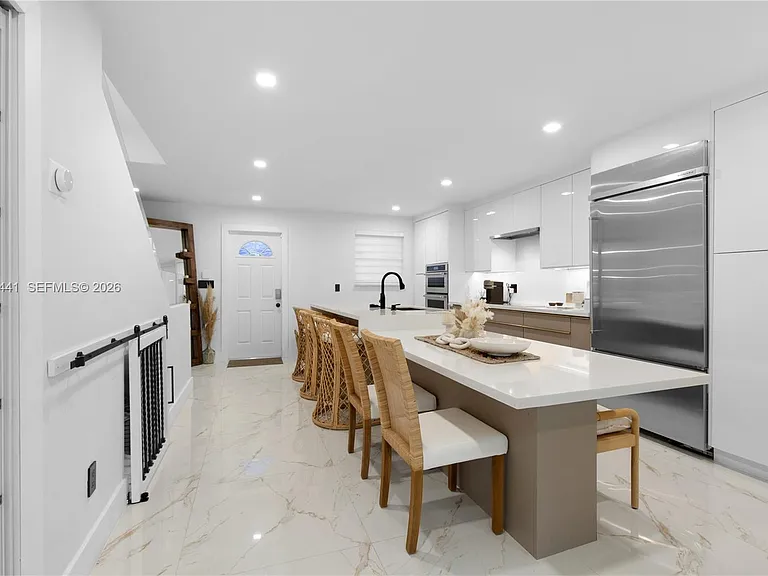 2115 NE 123rd St — Photo 20