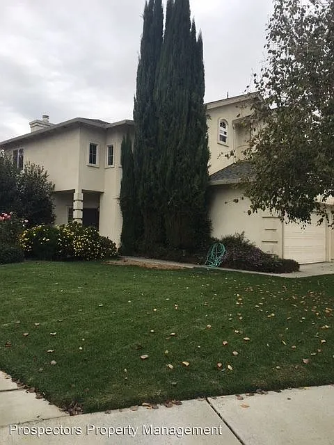 510 Hoover Ct photo 1