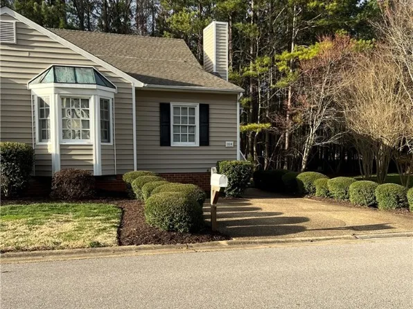 1114 Fort Hayes Dr, South Prince George, VA 23805