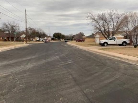 Exterior Neighborhood (street photo)