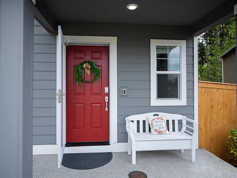 1118 Swan Loop — Photo 2