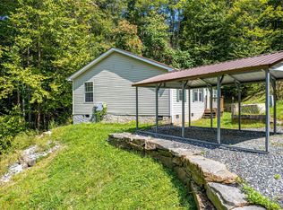 11 Grand Canyon Dr, Hendersonville, NC 28792