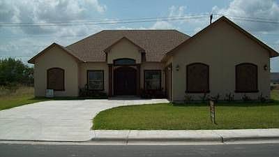1st image of 824 Pinemore Dr