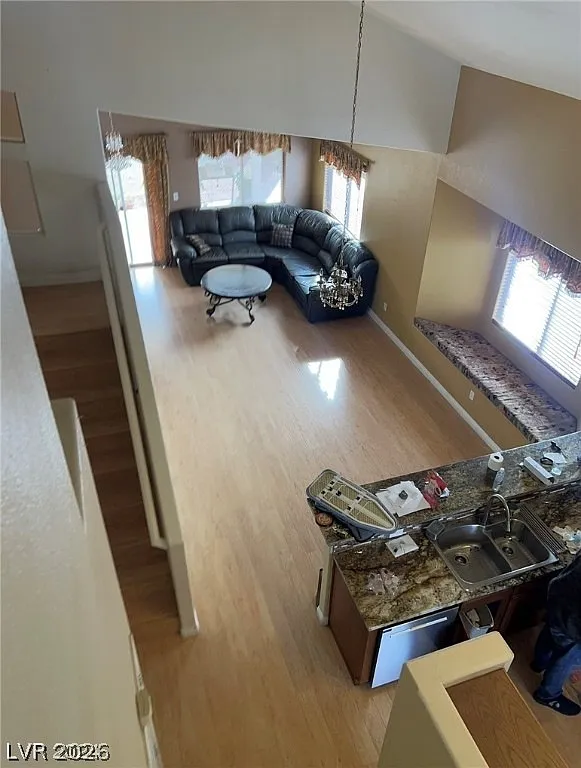 3 bed, 2.0 bath, 1686 sqft, $2,495 — Photo 2
