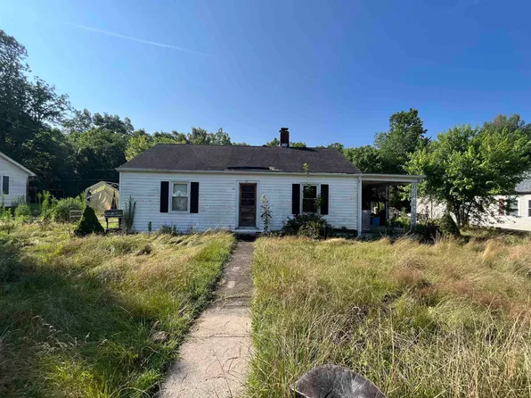 15 Village Dr E, Craigsville, VA 24430