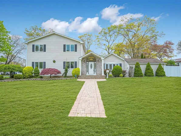 76 Altmar Avenue, West Islip, NY 11795
