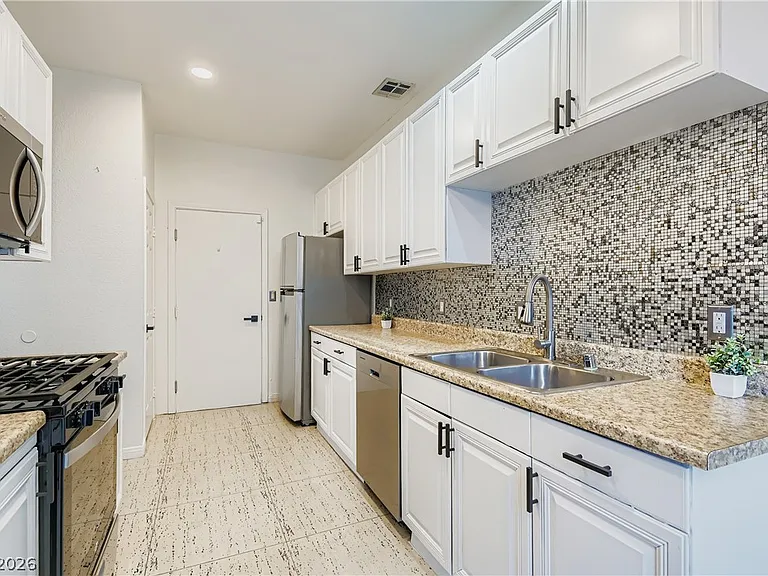 3217 Symphony Dr — Photo 8