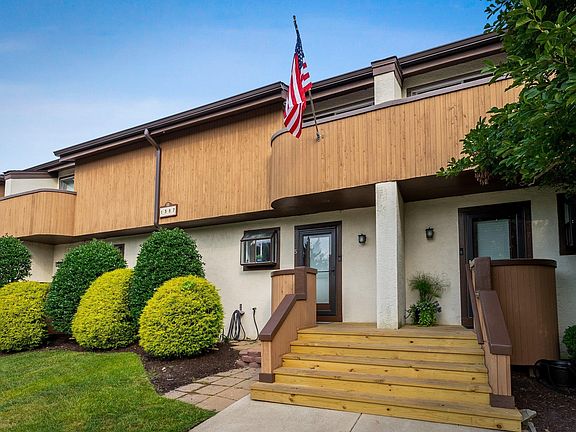 2nd image of 5 Bonita Ct #5