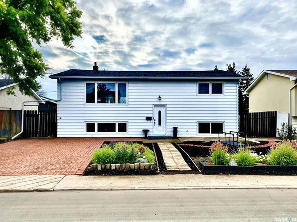 7227 6th AVENUE, Regina, SK S4T 0P3