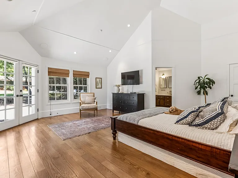 1156 Butterfield Rd — Photo 24