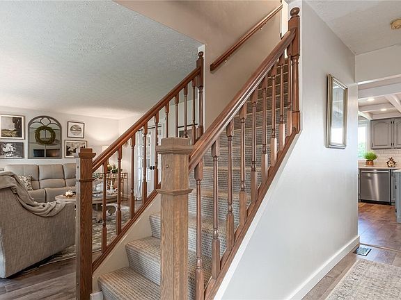 5th image of 6825 Tower Ln