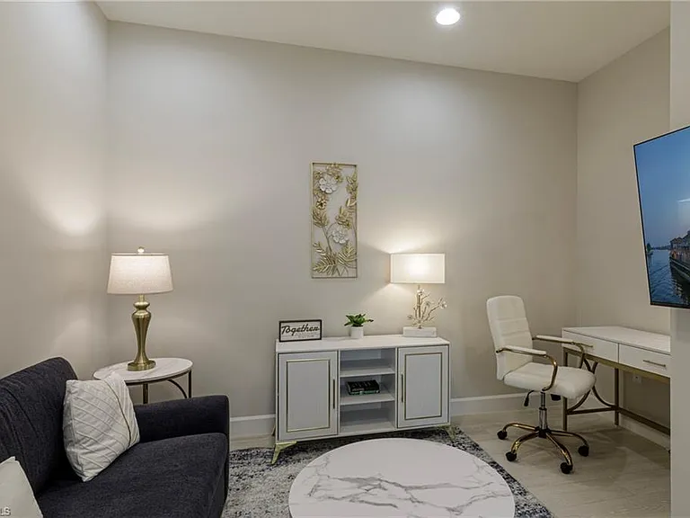 8909 Yucatan Ct — Photo 18