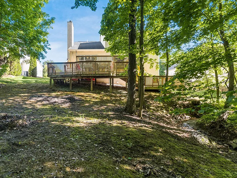 W Hull Dr — Photo 19