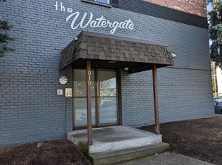 10 S Porter St #201, Portland, OR 97201