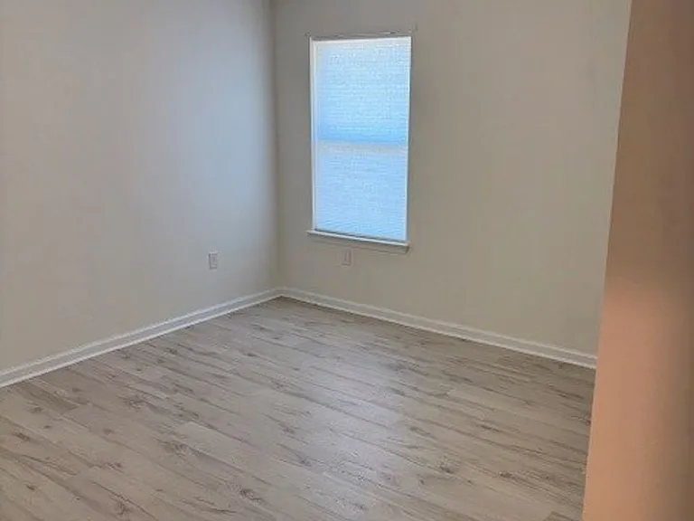 82 American Ct — Photo 12