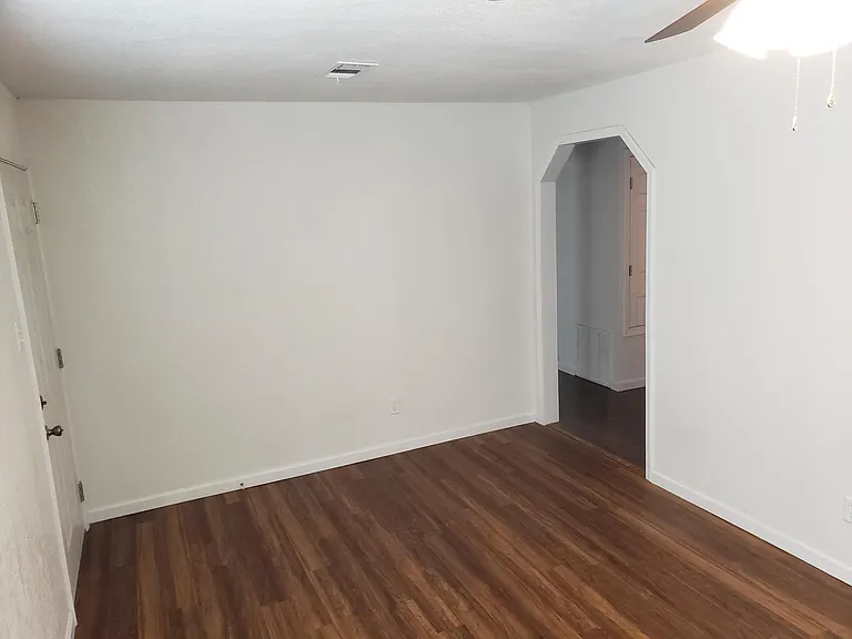 1621 S Bay St — Photo 5