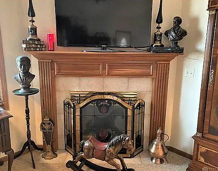 3rd image of 581 Armand Dr #581