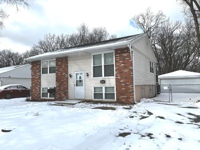 147 E Maple Dr, Glenwood, IL, 60425