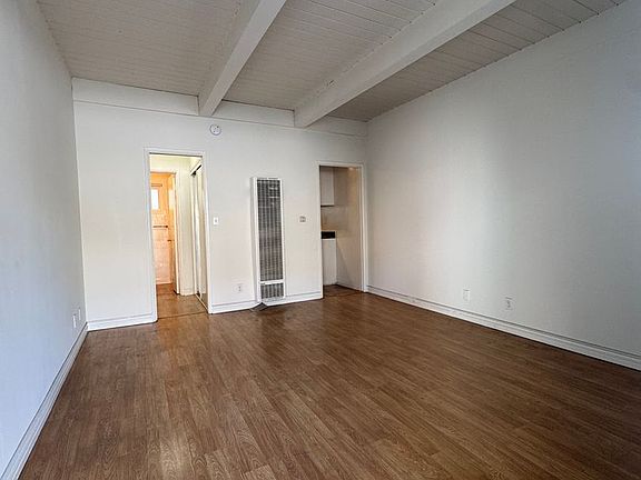 4th image of 3730 Clarington Ave APT 2