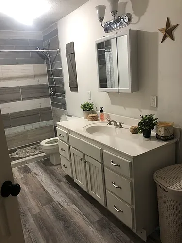 141 E Carbonell Way Photo 1