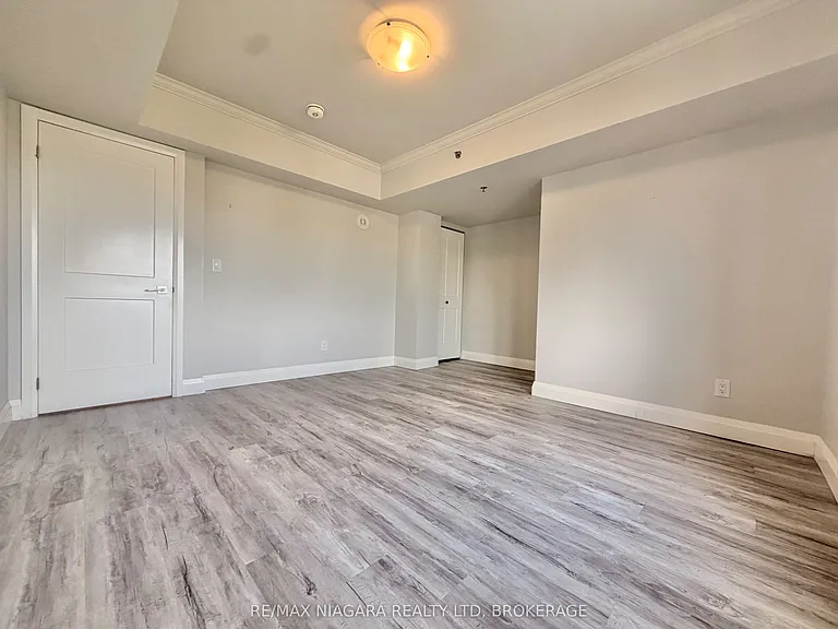 5698 Main St #414 — Photo 2
