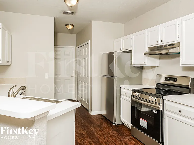 4220 S Cranberry Blvd — Photo 9
