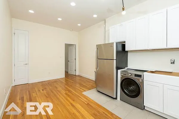 Rented by EXR | media 13