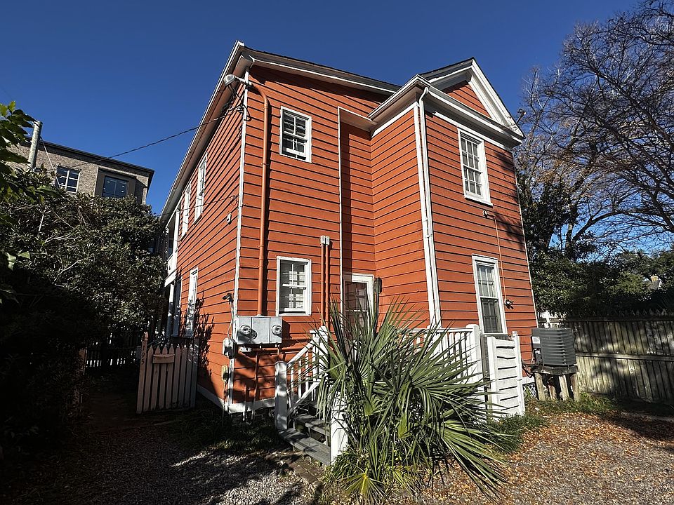 2nd image of 195 Spring St