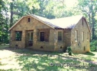 8 R C Cole Ln, Asheville, NC 28805