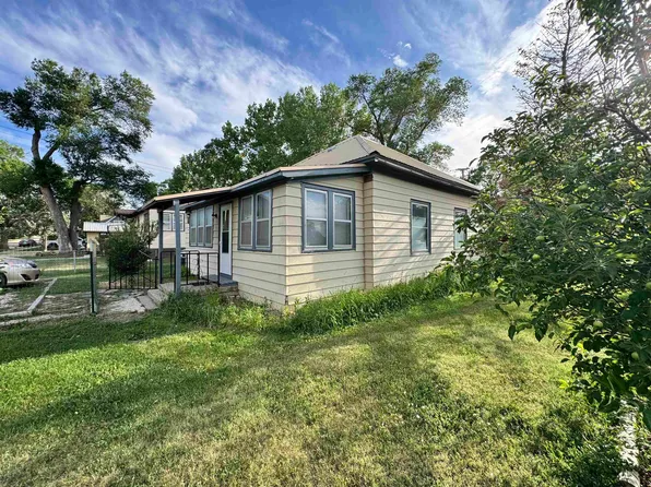 400 6th Ave, Edgemont, SD 57735