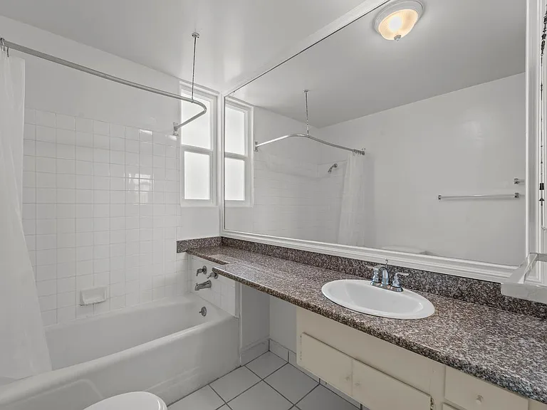 691 1/2 Levering Ave — Photo 7