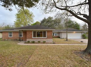 9351 Willowview Ln, Houston, TX 77080
