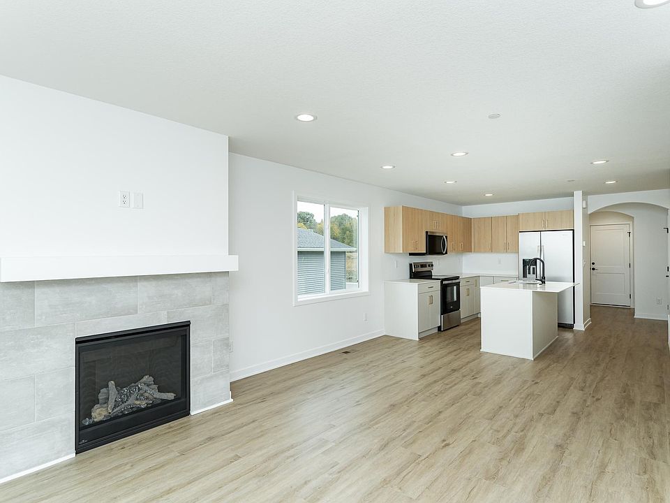 1st image of 1081 Century Village Ln NE
