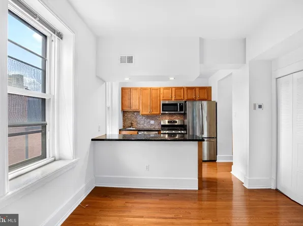 334 S 12th St APT 3F, Philadelphia, PA 19107