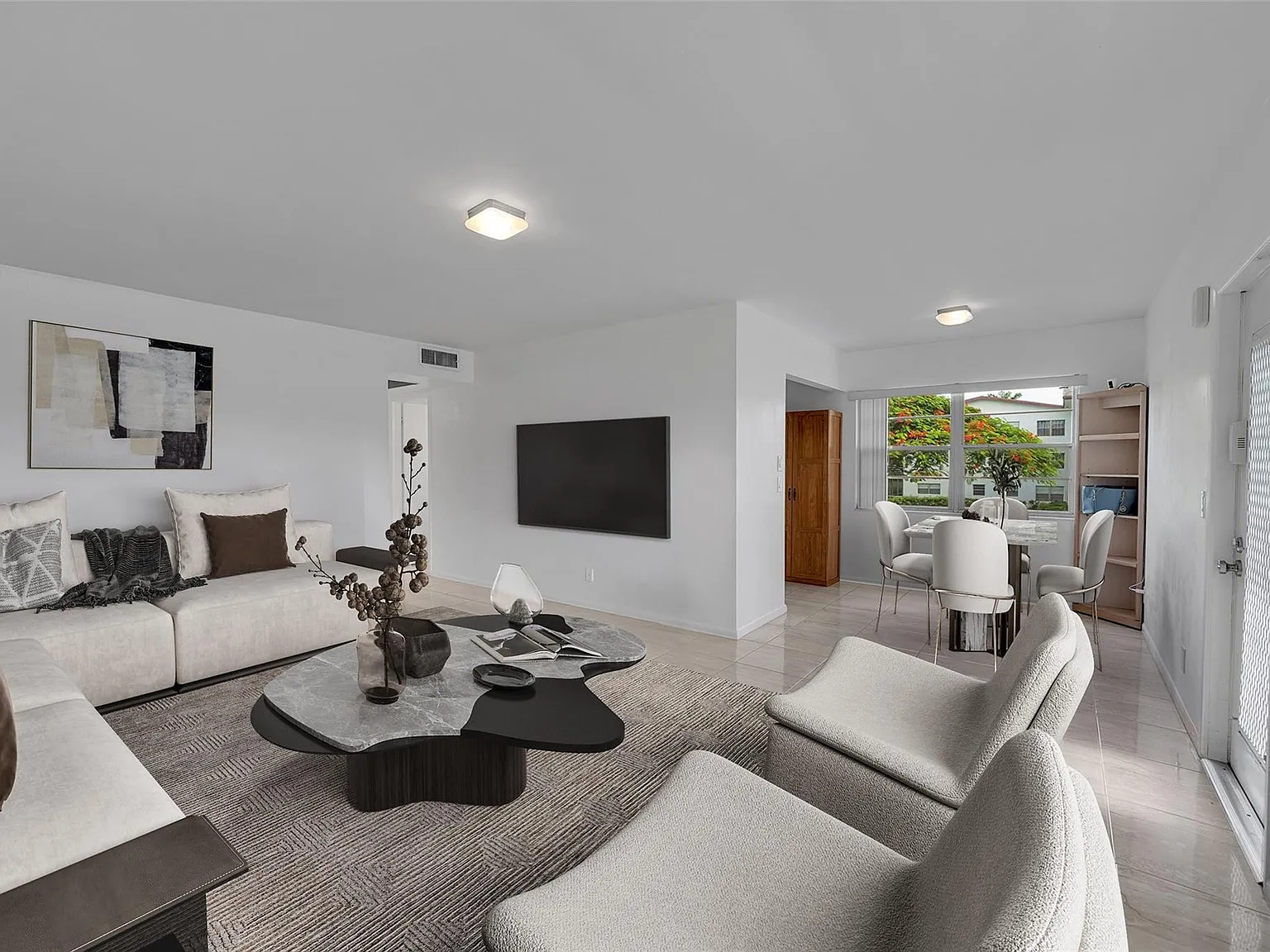 2 bed, 1.5 bath, 835 sqft, $1,900 — Photo 2