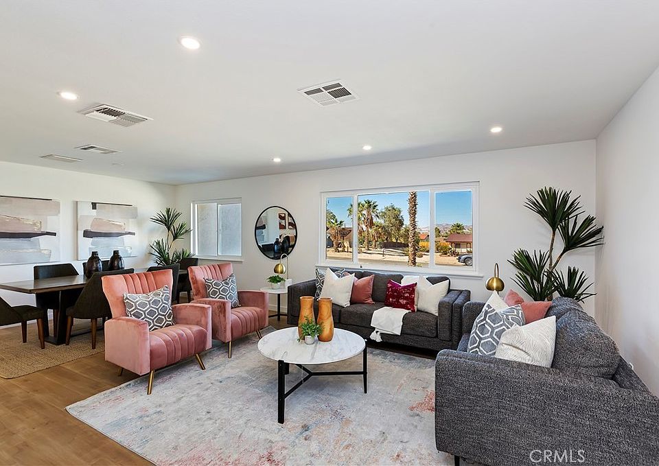 1st image of 74067 White Sands Dr