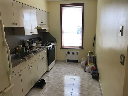 Rented by Johanna Gyuro, LREB | media 3