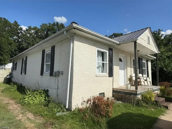 303 Aycock St, Thomasville, NC 27360