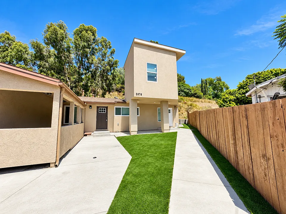 5978 Baja Dr