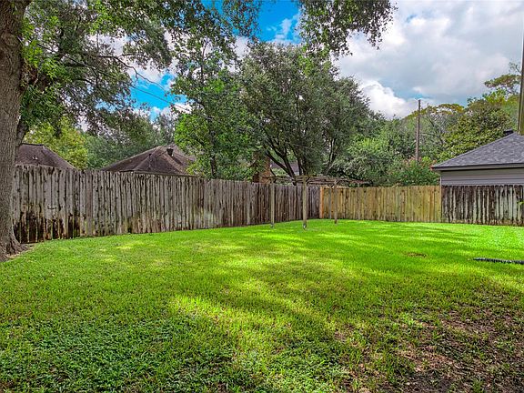 5th image of 15702 Gilbertyn Dr