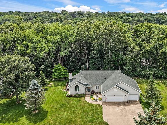 2nd image of 154 Lake Thunderbird Dr